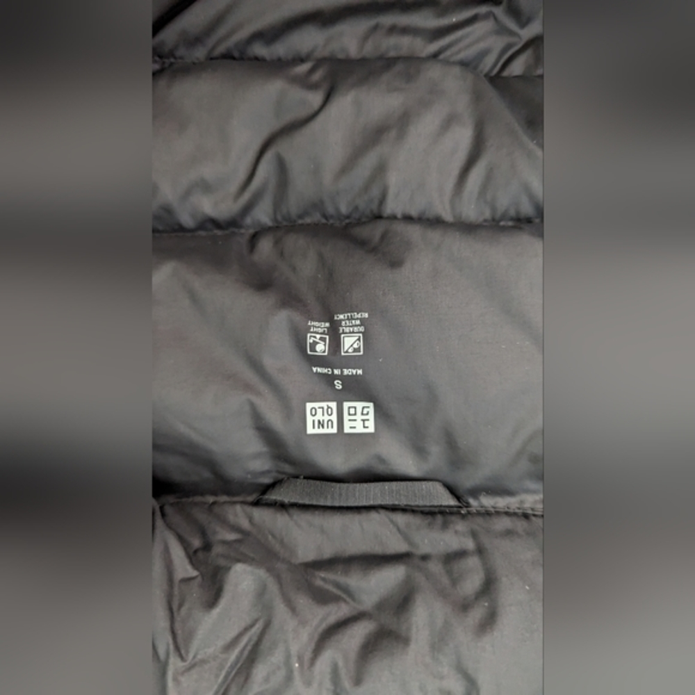Uniqlo jacket - Picture 4 of 6